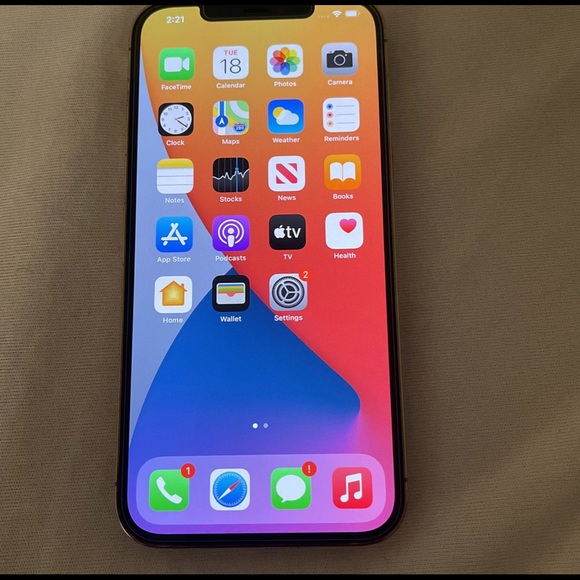 iPhone 12 Pro Max - Picture 1 of 2